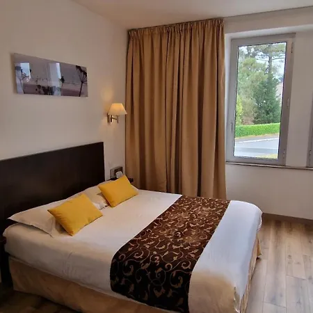 Le Bellevue 3* Guer